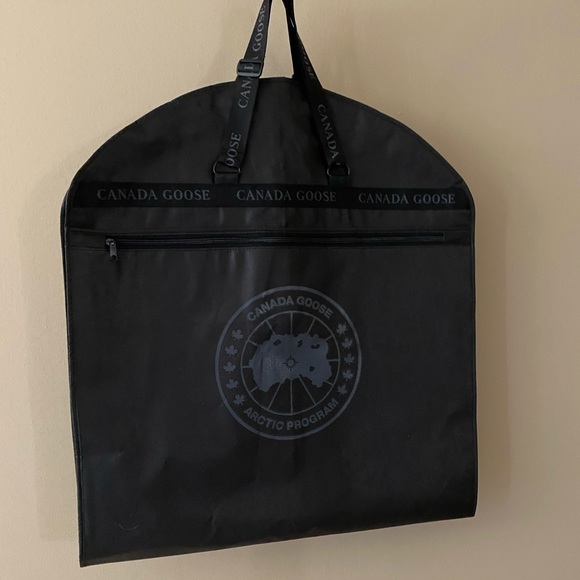 Canada Goose Garment Bag - Picture 2 of 11